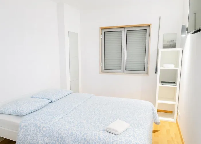 Airport Metro Olaias 888 Gasthuis Lissabon